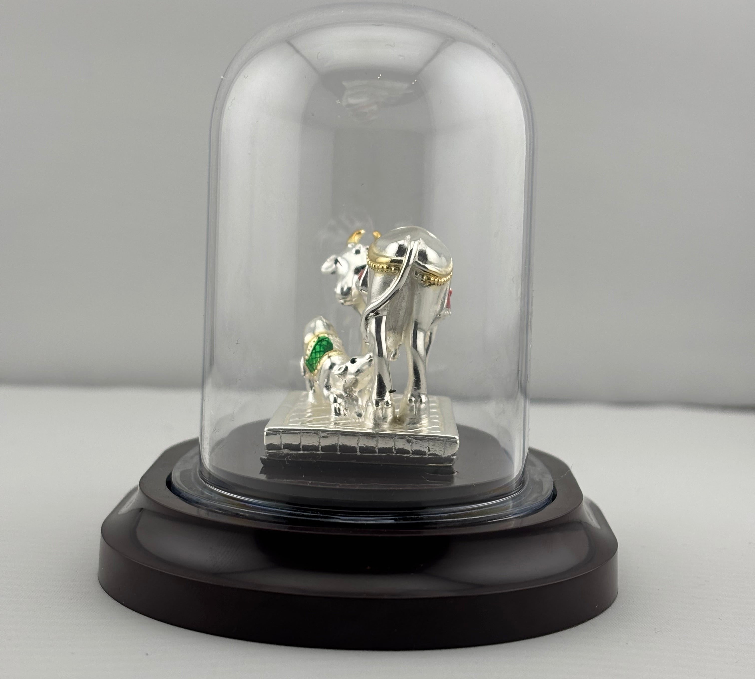 999 Pure Silver Cow & Calf Idol in Protective Acrylic Dome – Divine Gomata Murti for Pooja & Gifting