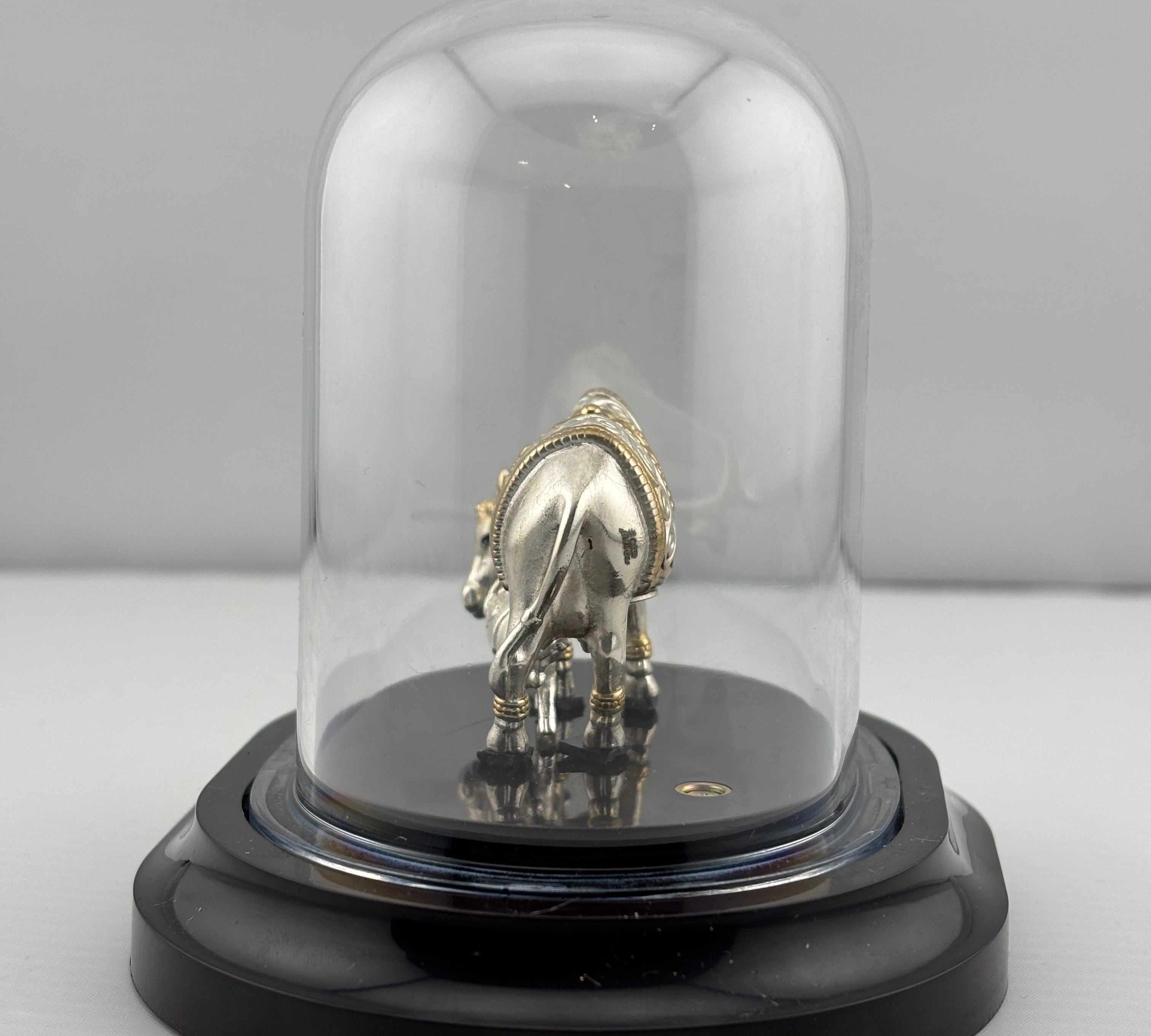 999 Pure Silver Sacred Cow Idol in Protective Acrylic Dome – Divine Gomata Murti for Home Mandir & Gifting