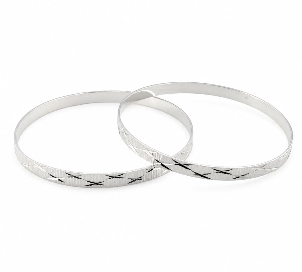 Pair of 925 sterling silver diamond-cut bangle bracelets, 60 mm