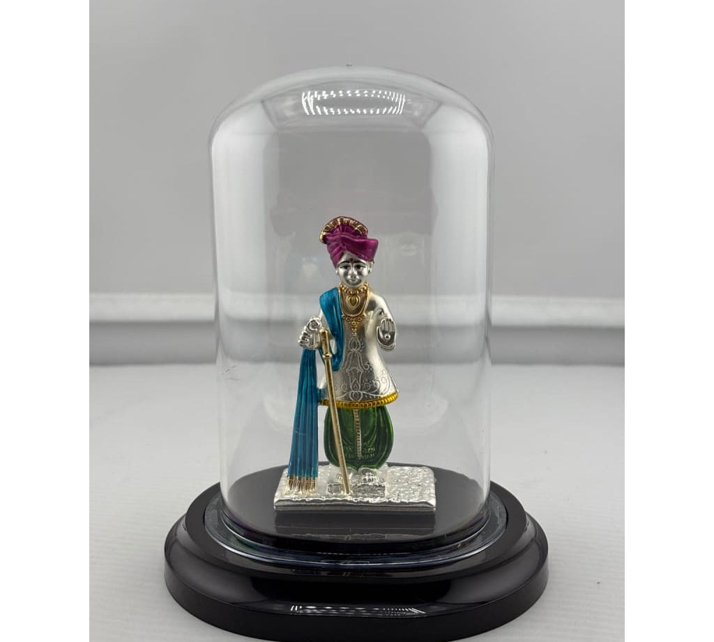Front view of 999 pure silver Swaminarayan idol