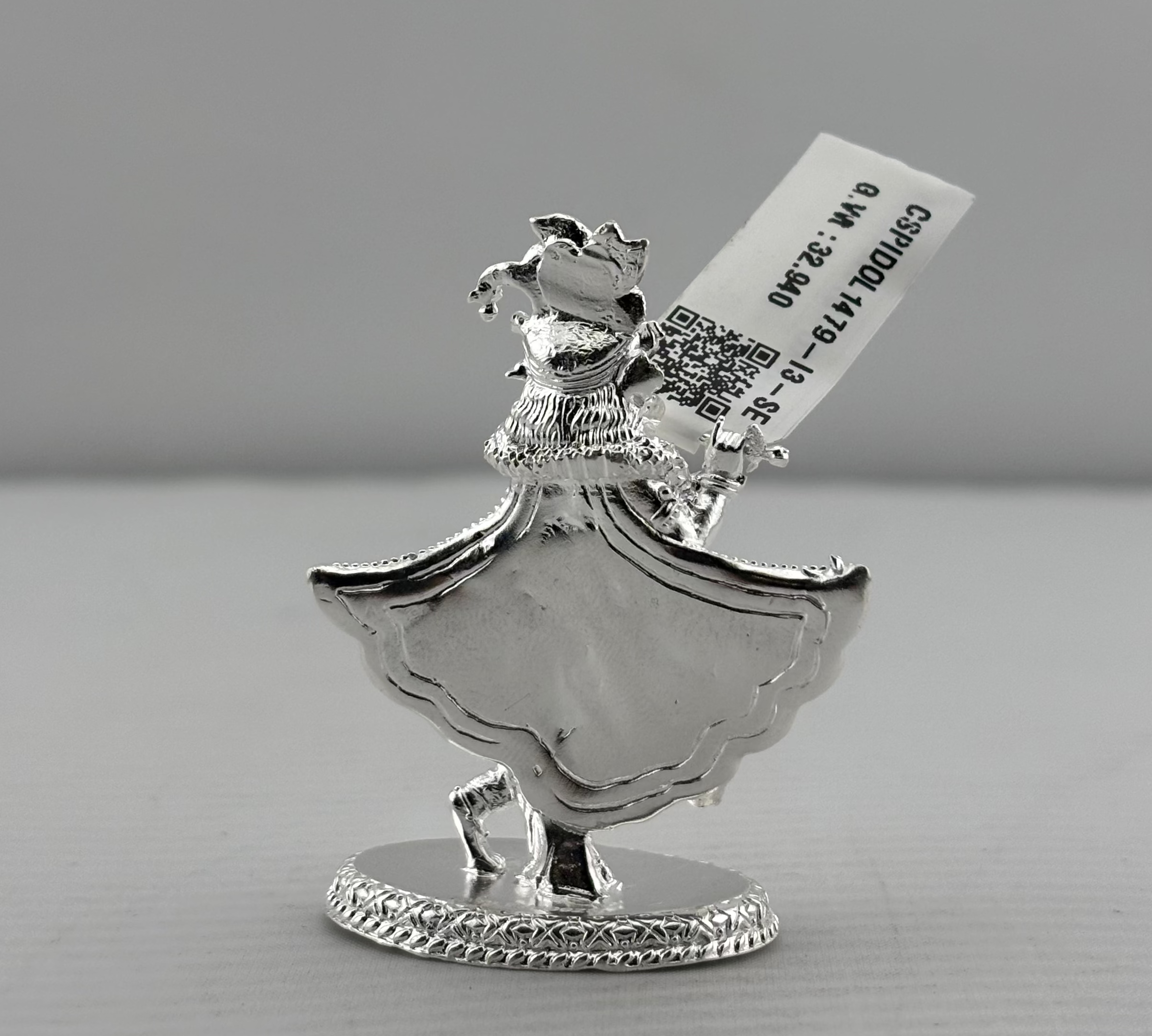 Silver Lord Krishna Idol 32gm – Spiritual Krishna Murti for Temple Decor & Festivals