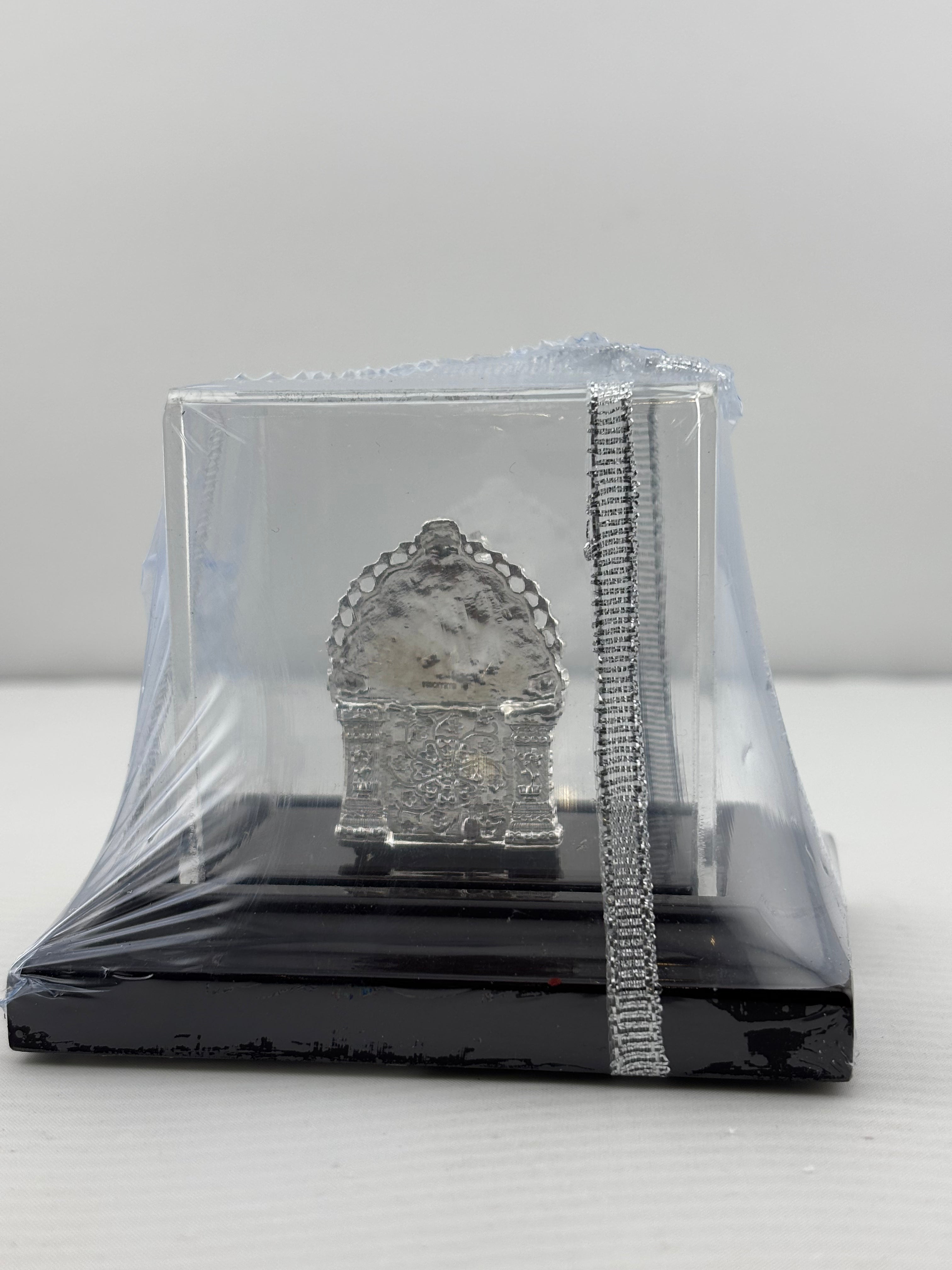 Silver Sai Baba Idol 35gm – Spiritual Sai Baba Murti for Temple Decor & Festivals