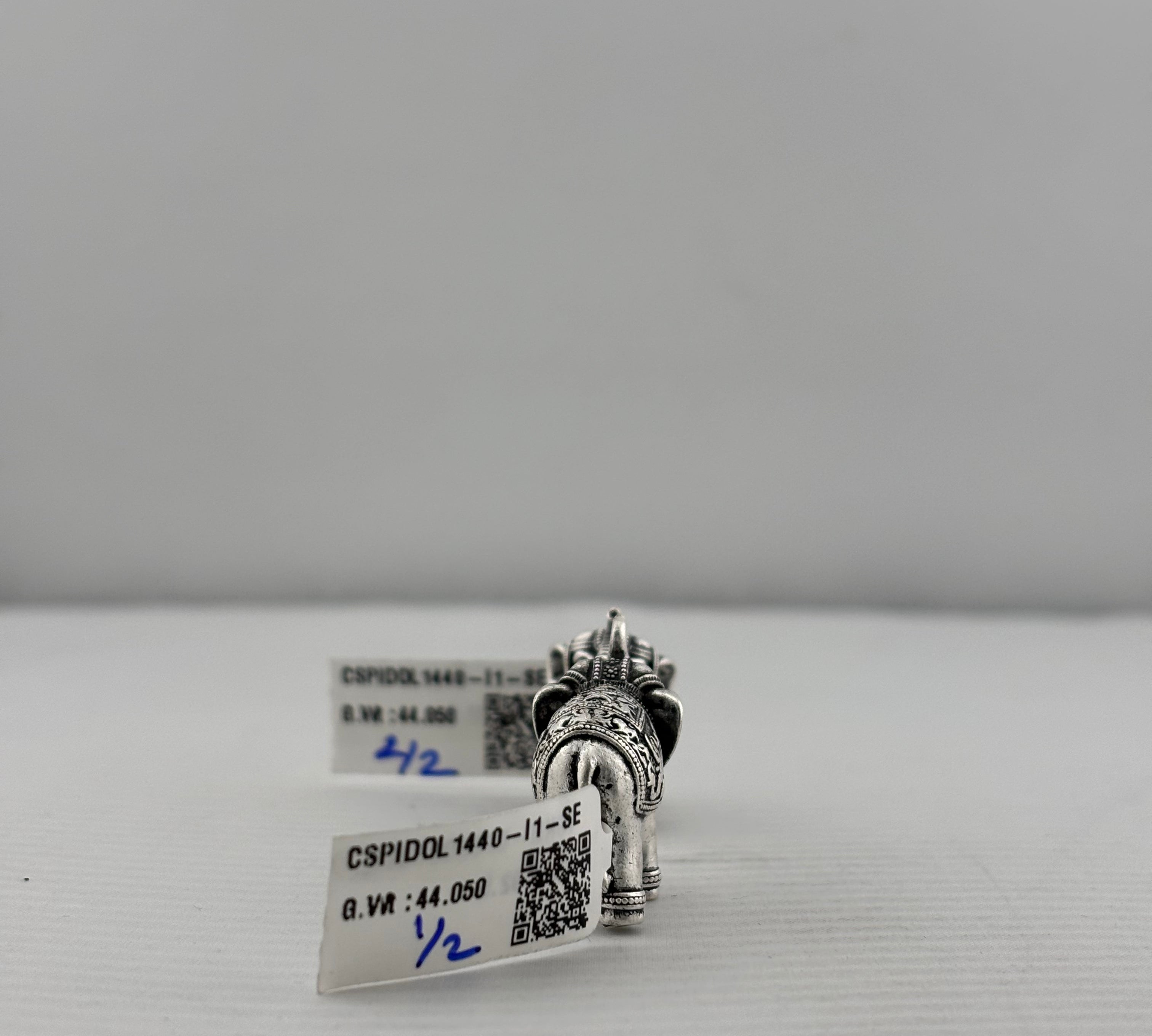 2 elephants - 44g