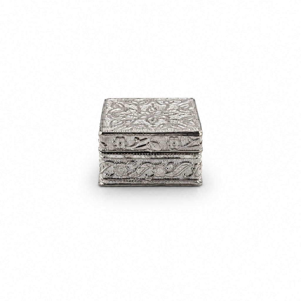 Silver Square Box Engraved Floral Handcrafted (20.35g) – view 2