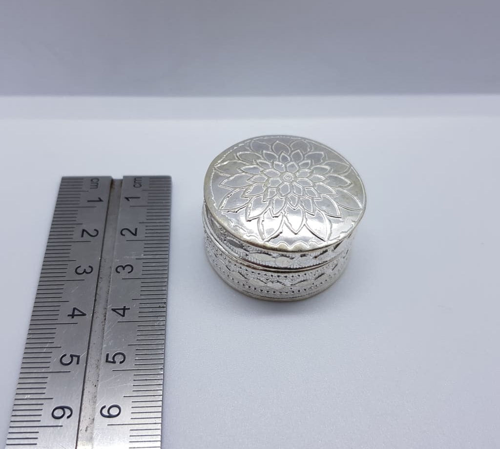 Silver Box Round Handcrafted 20